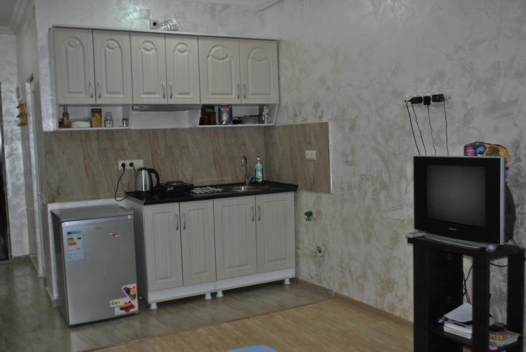 Apartment 8A バトゥーミ エクステリア 写真